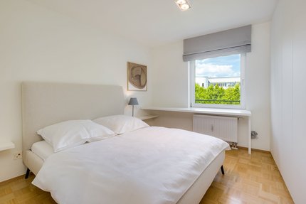 Schlafzimmer mit Einbauten
