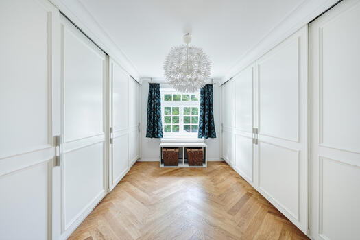 Dressing room with fixtures