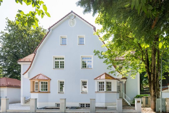 Charmante Fassade mit Erker