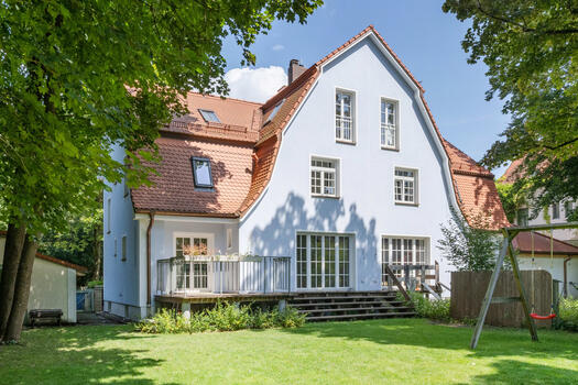 Renovated half of the villa (left)