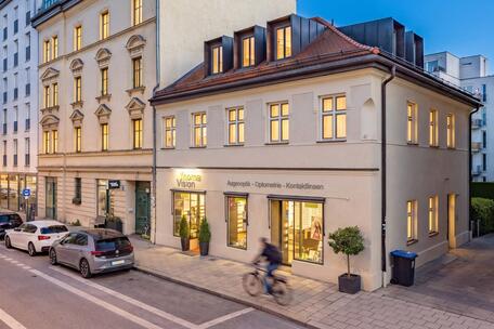 Saniertes denkmalgeschütztes Biedermeierhaus mit Ladeneinheit und zwei Wohneinheiten