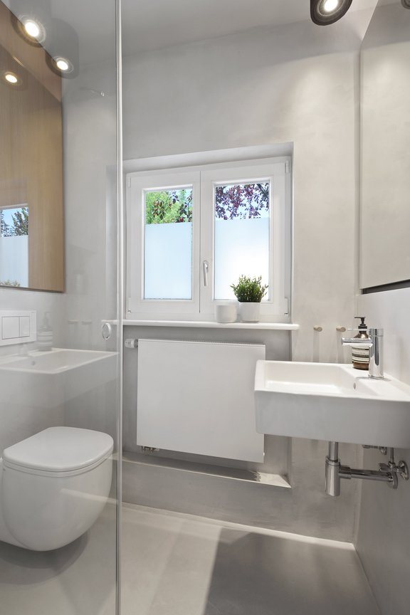 Shower room on the upper floor