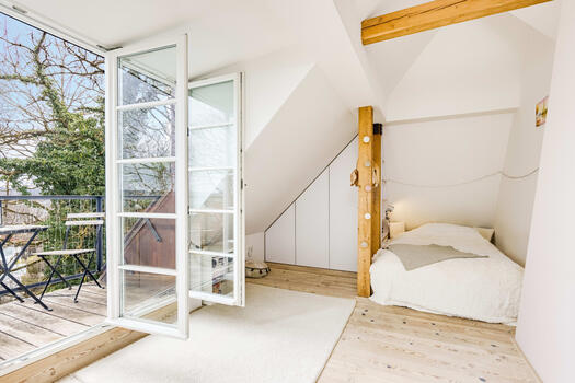 Bedroom / children's room in the roof
