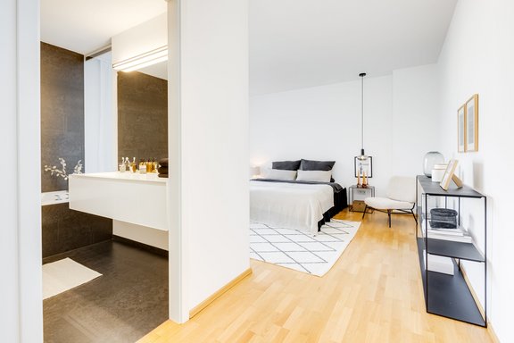 Schlafzimmer mit Bad en suite