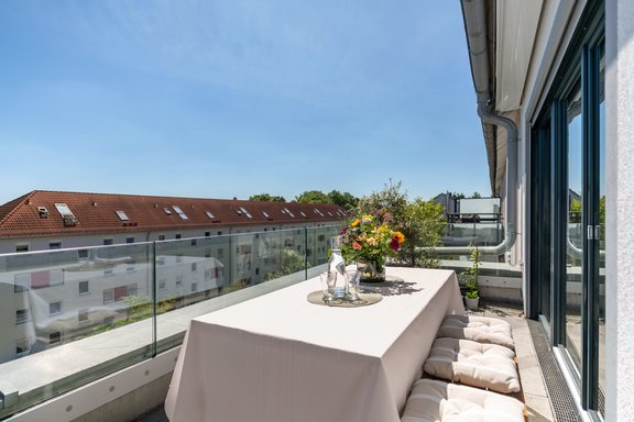 Dachterrasse mit Glasbrüstung