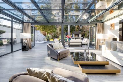 Sehr anspruchsvolles Designdomizil mit Traumgarten