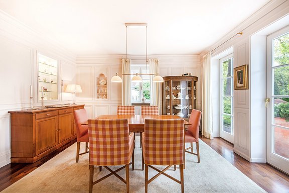 Light filled dining area