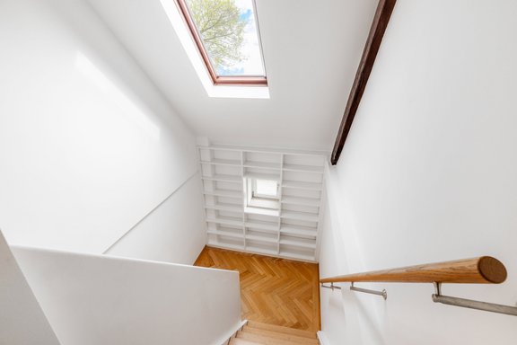 Treppenhaus mit Stauraum