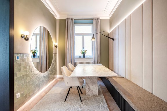 Esszimmer mit Staumöbeln