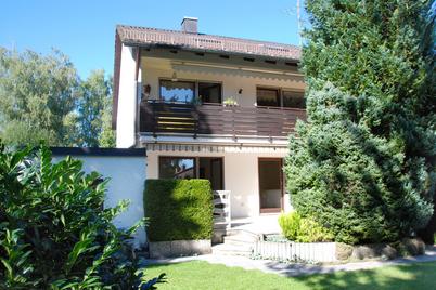 Sehr gepflegte helle Doppelhaushälfte mit besonders schönem Südgarten