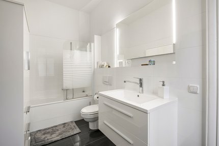 Zeitlos-modernes Tageslichtbad