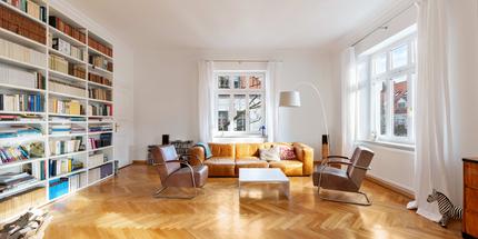 Sehr großzügige, stilvolle 4,5-Zimmer-Altbauwohnung