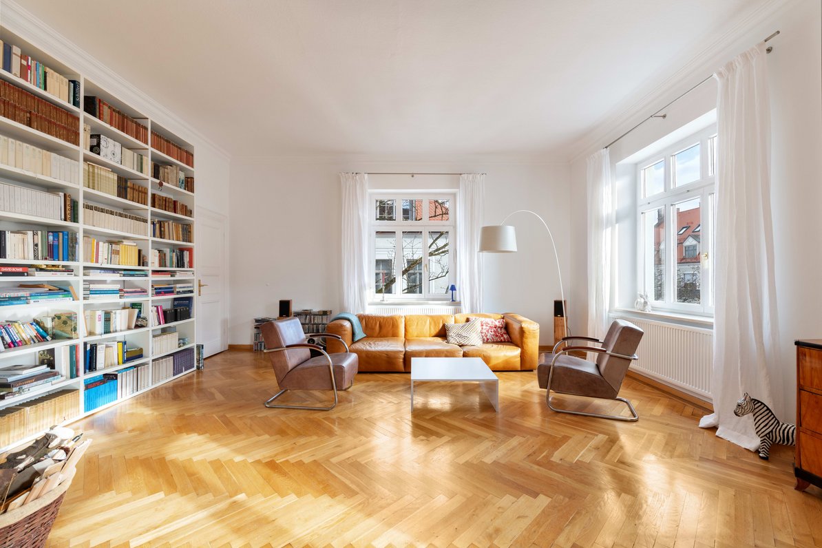 Living / dining room with charm