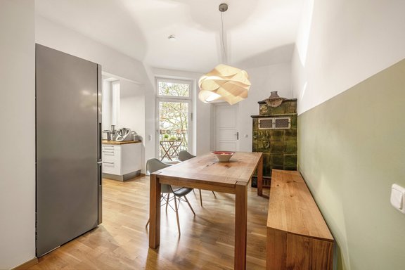 Wohnküche mit Balkon