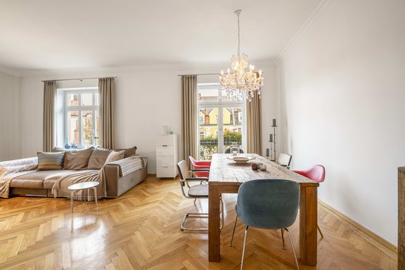 Wohn-/Esszimmer mit Charme