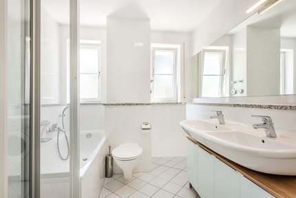 Timeless modern bathroom