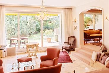 Sehr schöne Gartenwohnung im Bauhausstil