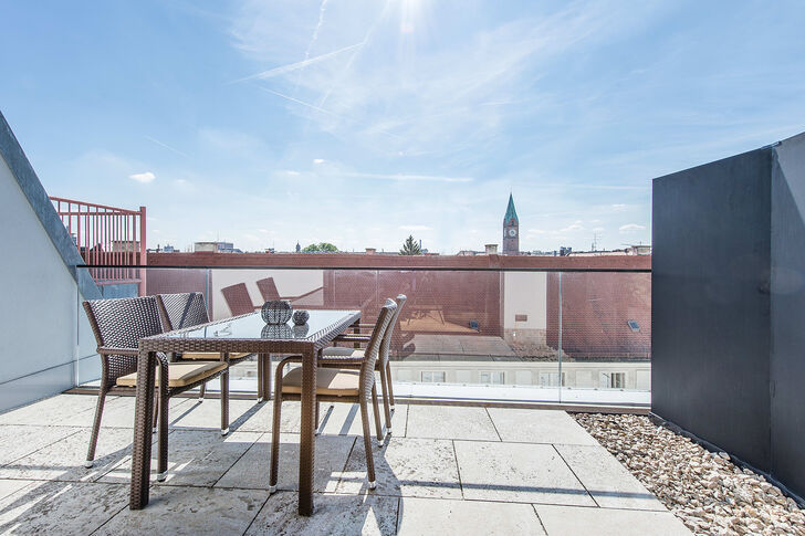 Dachterrasse vor dem Wohnzimmer