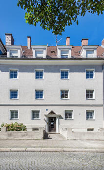 Stilvolle Fassade mit historischem Flair