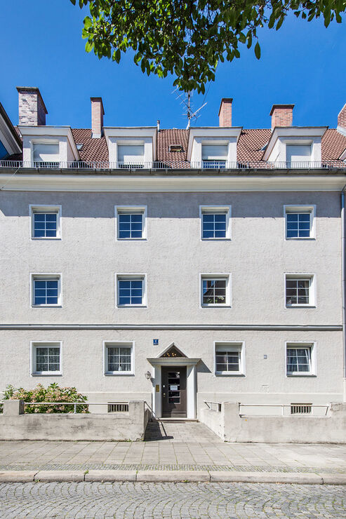 Stilvolle Fassade mit historischem Flair
