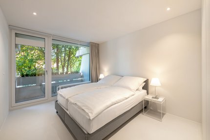 Schlafzimmer mit Loggia-Zugang
