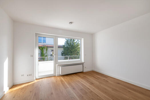 Further room with loggia