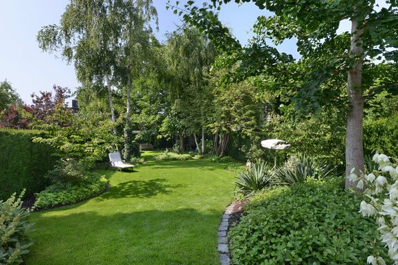 Garten mit altem Baumbestand