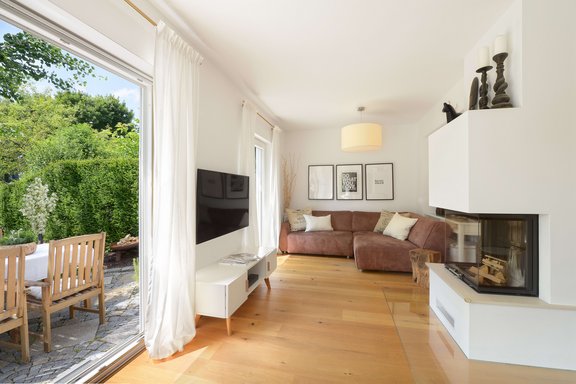 Lounge-Ecke mit Kamin