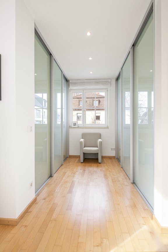 Ankleide mit Maßeinbauten