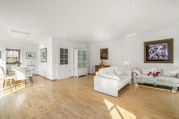 Offener Wohn-/Essbereich