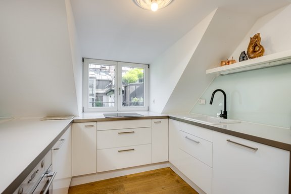 U-förmige Einbauküche