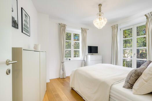 Gut geschnittenes Schlafzimmer