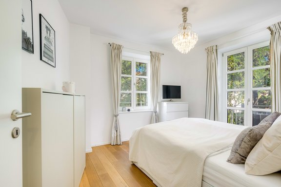 Gut geschnittenes Schlafzimmer