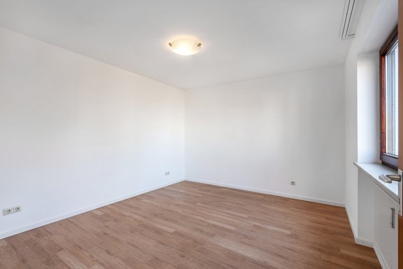 Gut geschnittenes Schlafzimmer