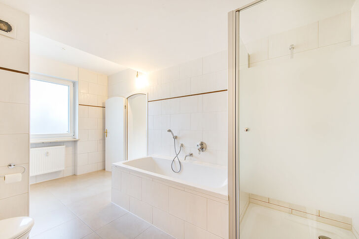 Modernes Badezimmer