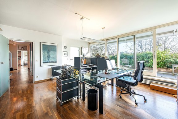 Heller Ess- und Arbeitszimmer