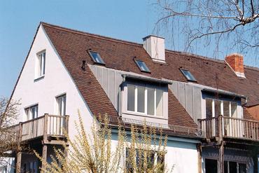 Sonnige, bestens ausgestattete Dachgeschoss Maisonette Wohnung