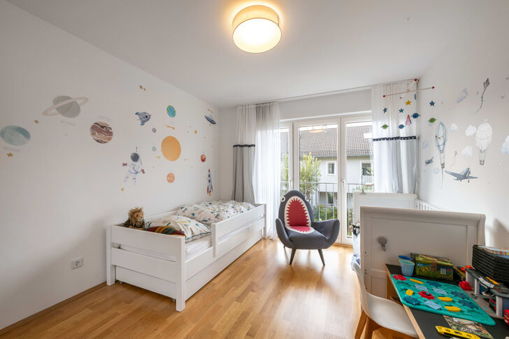 Helles Kinderzimmer