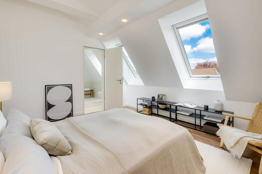 Bedroom with bathroom and dressing room