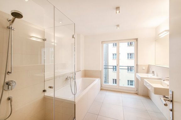 Bathroom 1.OG to 4.OG