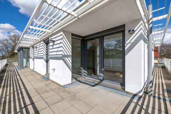 Umlaufende Dachterrasse