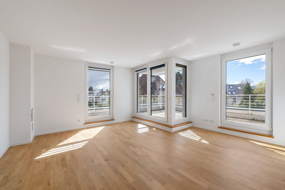 Light flooded living area
