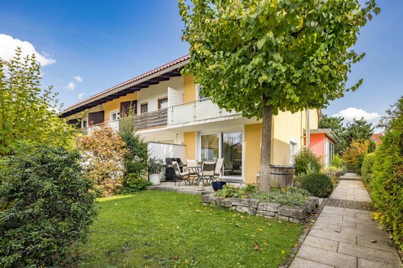 Seitlicher Hauseingang