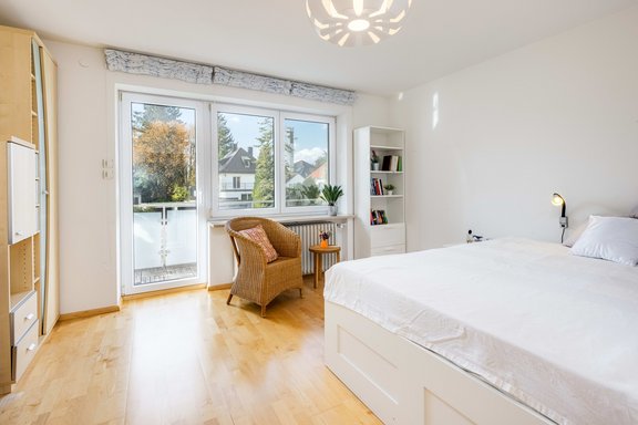 Kinderzimmer mit Westbalkon