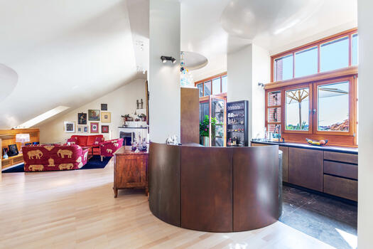 Living/dining area with kitchen