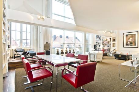 Spektakuläre Atelier-Maisonette-Wohnung mit Galerie und zwei traumhaften Dachterrassen