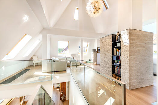 Gallery with panoramic windows