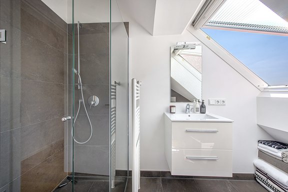 Modern bathroom