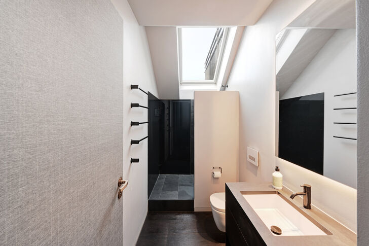 Badezimmer mit Walk-In-Dusche