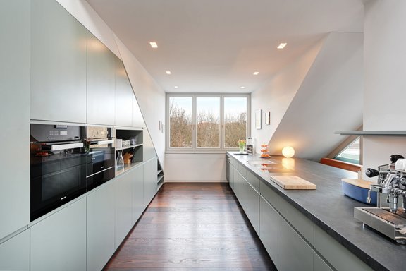 Carpenter kitchen with sitting area
